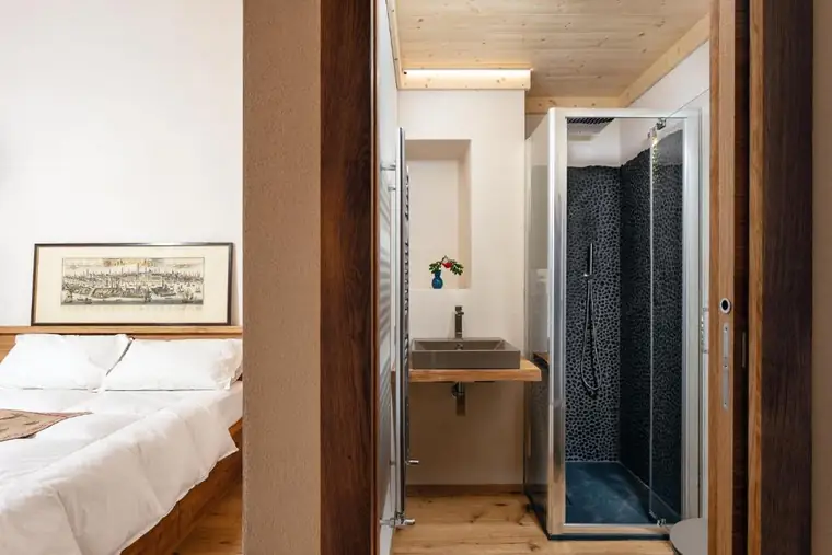 Camera con bagno privato e doccia